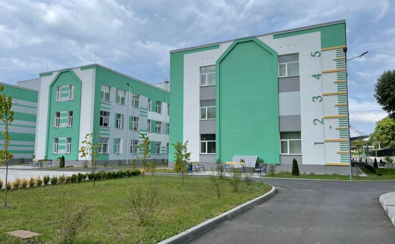 Нові фасади школи на Відрадному проспекті. Фото Солом’янської РДА