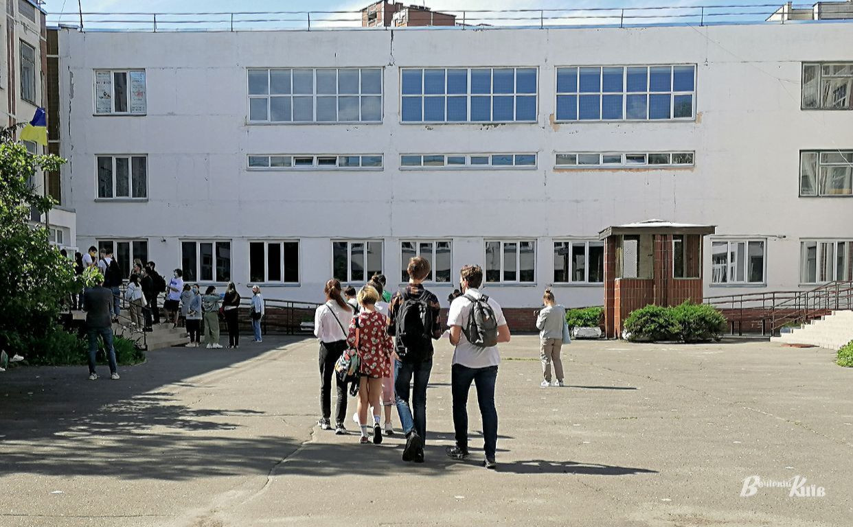 Закладам освіти рекомендують розпочати осінні канікули вже 18 жовтня. Фото: Наталія Слінкіна