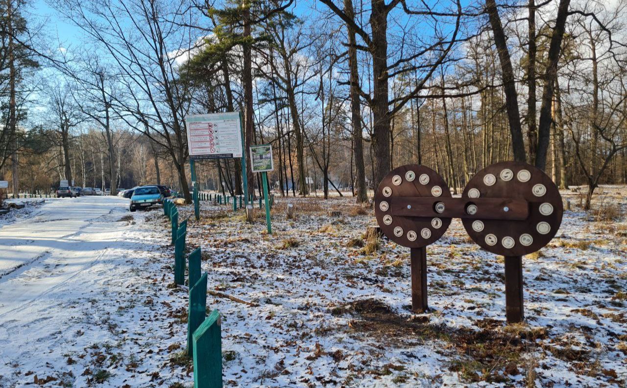 Нові таблички у лісі. Фото Святошинського ЛПГ