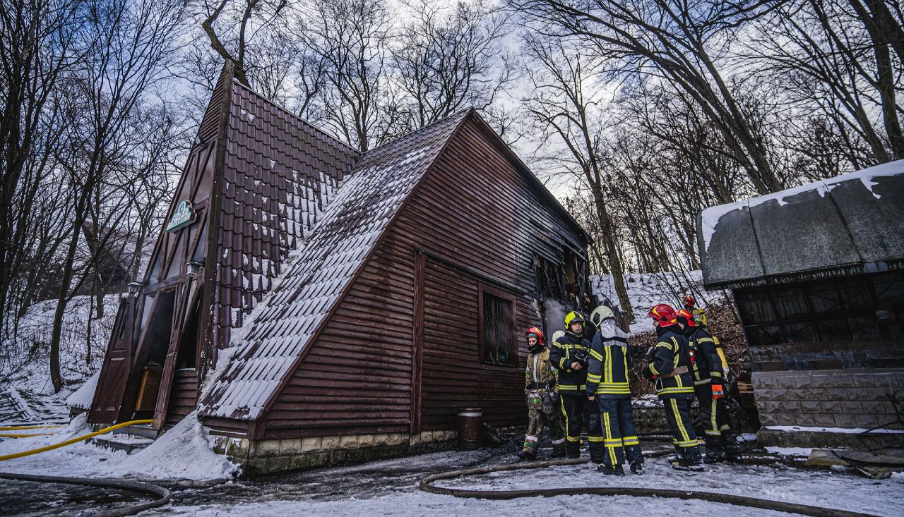 Причина пожежі з’ясовується. Фото: ГУ ДСНС у Києві