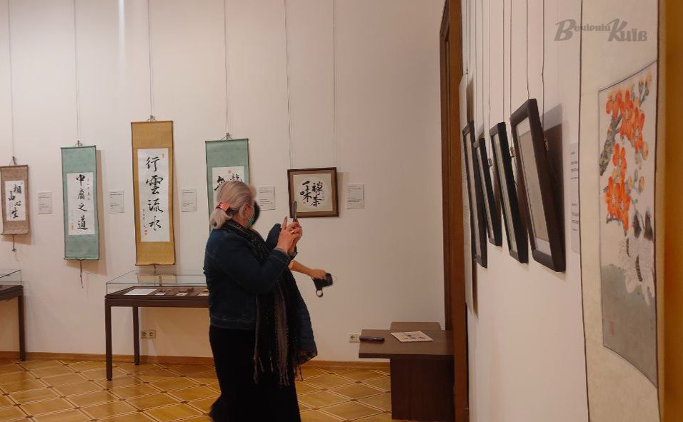 Художницы обрали традиційні жанри та техніки. Фото автора
