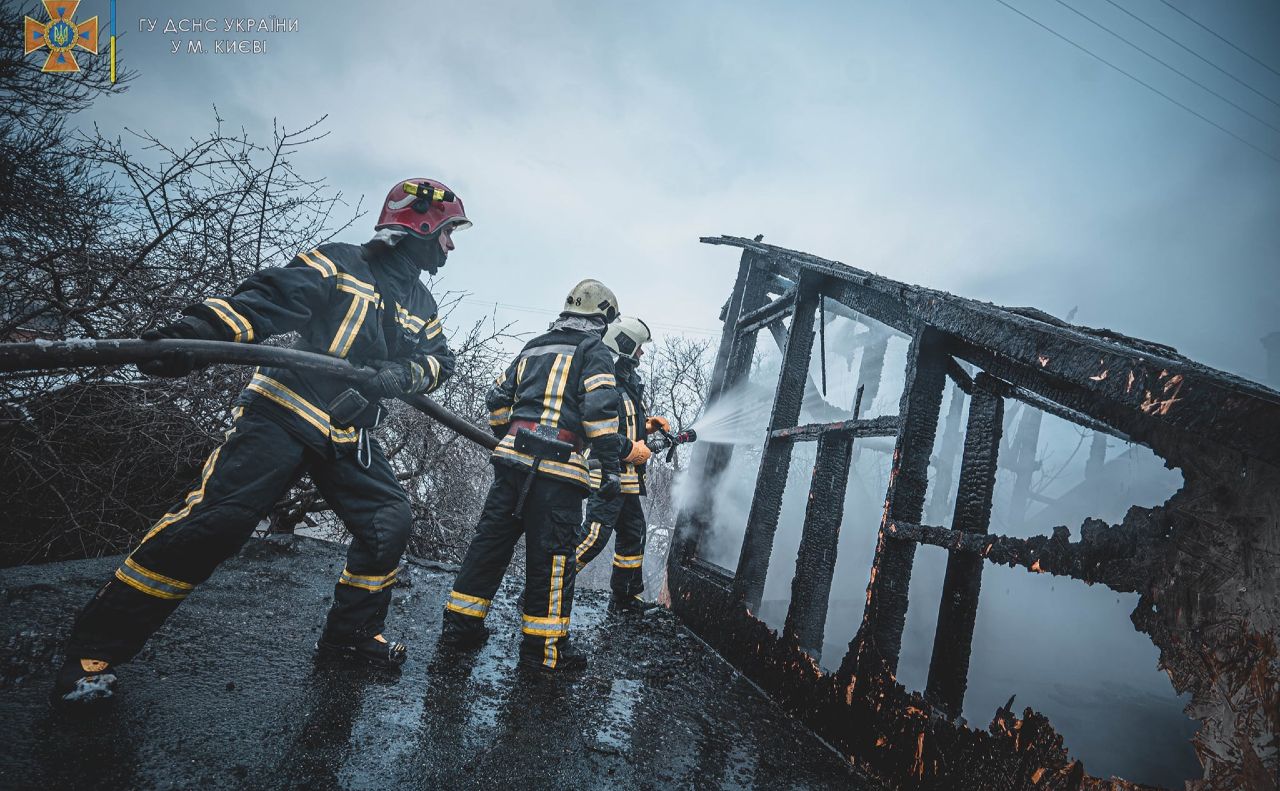 Під час гасіння. Фото: ДСНС