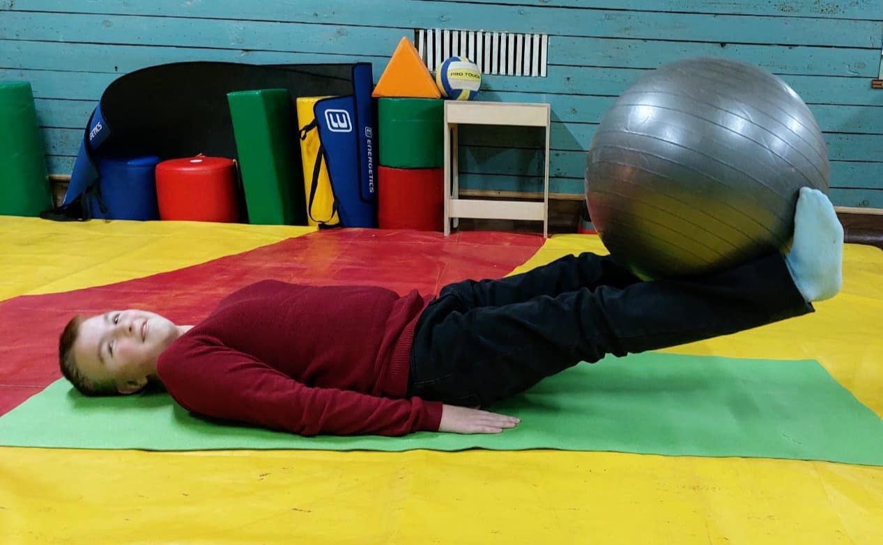 Інвентар полегшить навчально-тренувальний та відновлювальний процеси учнів. Фото: Деснянська РДА