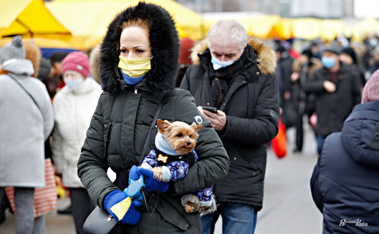 Кияни мають виконувати протиепідемічні правила. Фото Бориса Корпусенка