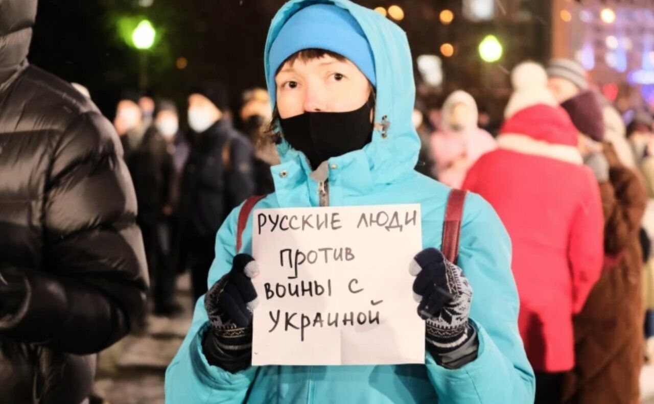 «Будь ласка, зупиніть цей жах»: реакції росіян у соцмережах на війну проти України