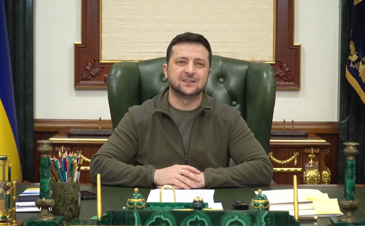 Президент України записав відео у офісі Фото: Прінскрін з відео