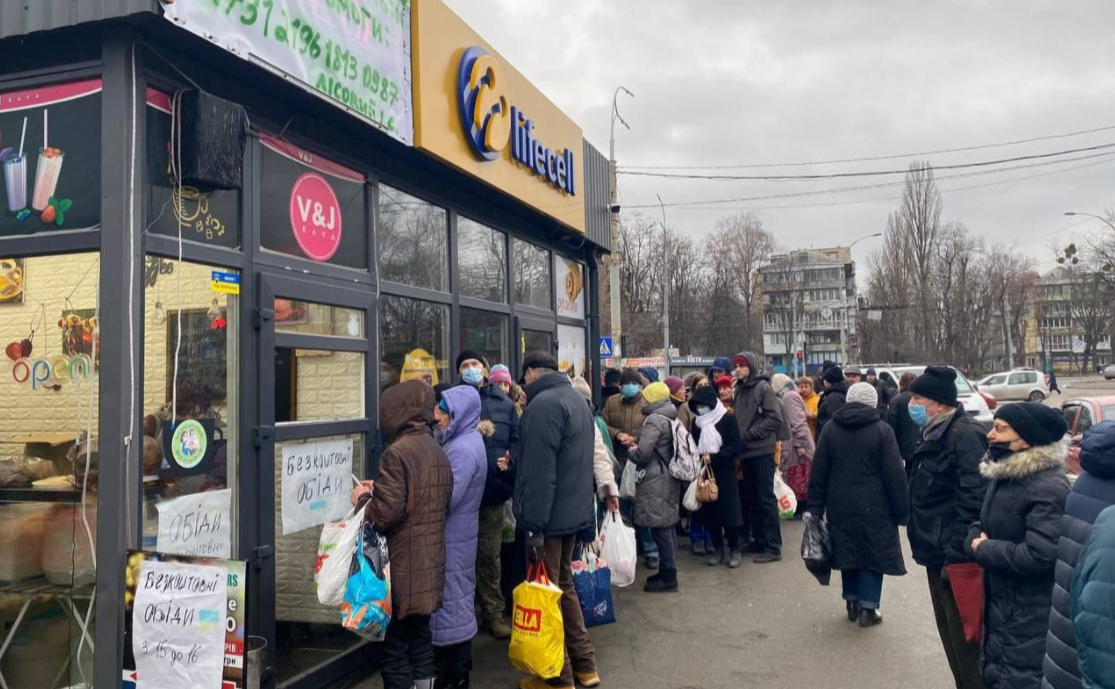Пункт з безплатними обідами у Солом’янському районі. Фото: пресслужба Київради