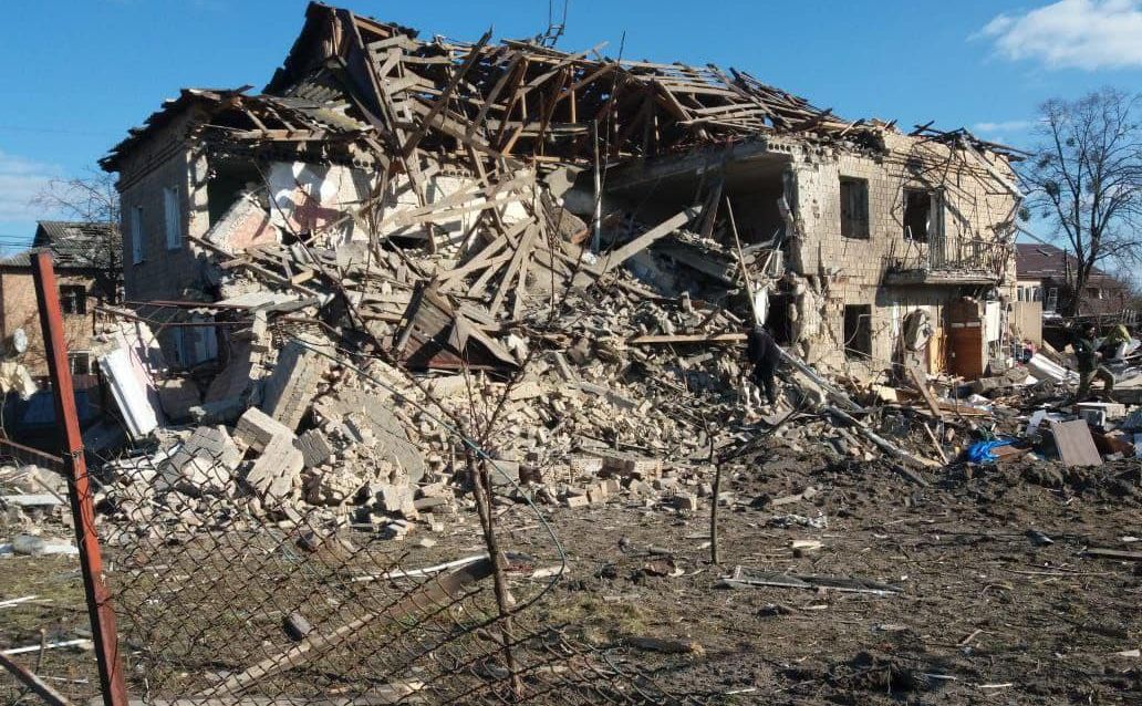 Наслідки обстрілу села Нові Петрівці. Фото: поліція Київщини