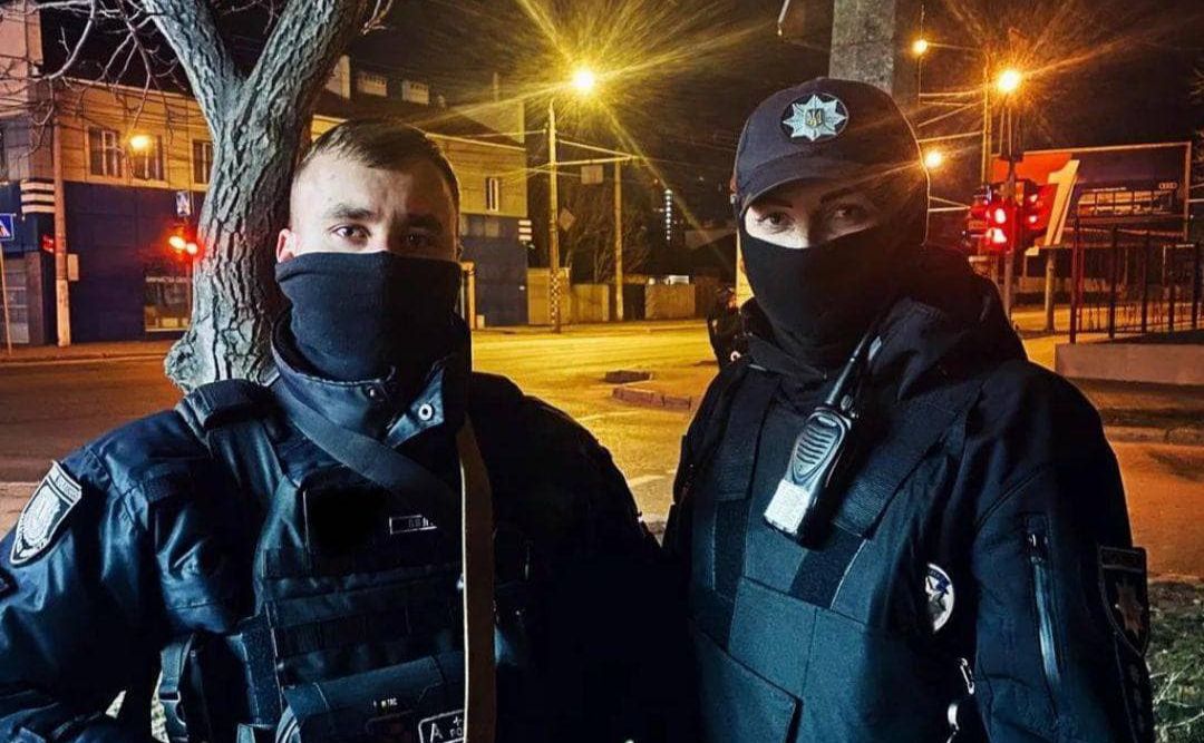 Про підозрілих осіб потрібно повідомляти поліцію. Фото зі сторінки Дениса Монастирського