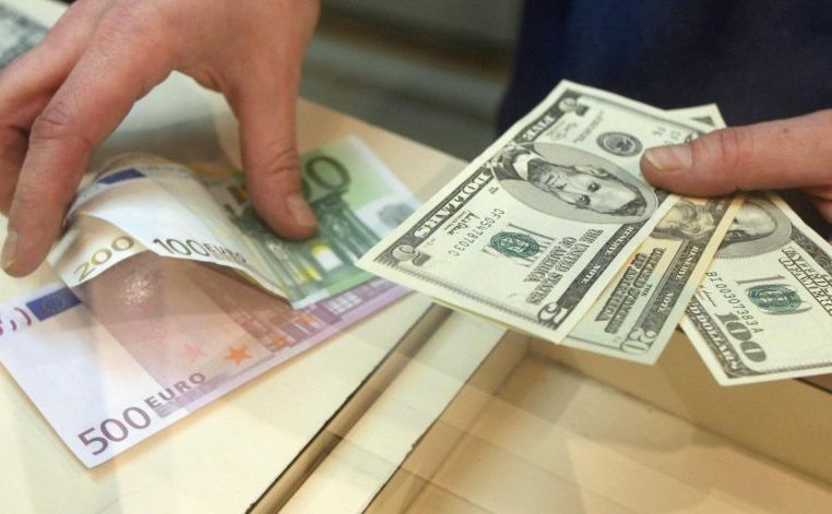 Збільшився щоденний ліміт на зняття готівки в Україні з рахунків у іноземній валюті. Фото з відкритих джерел