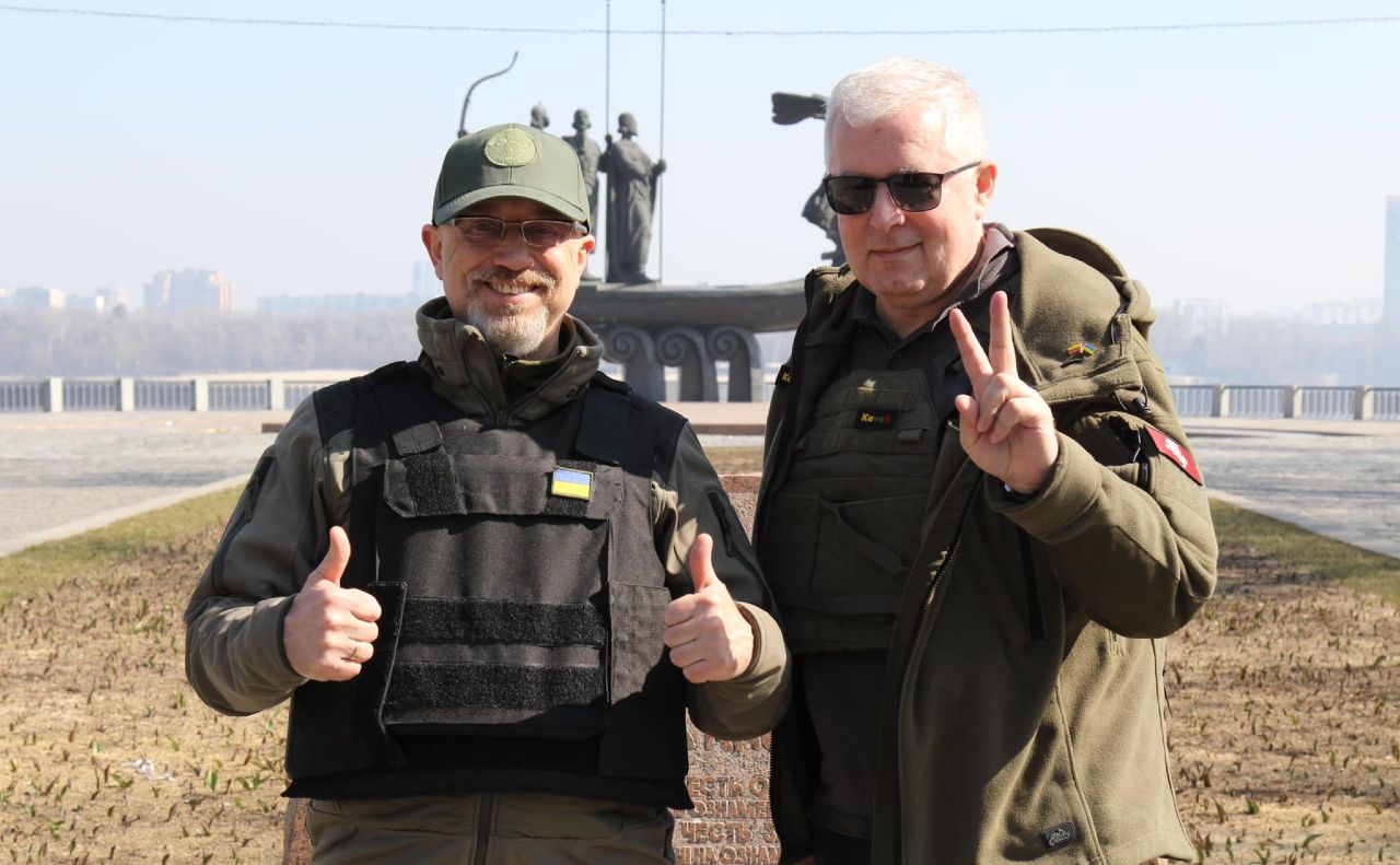 Міністр оборони Олексій Резніков та литовський колега Арвідас Анушаускас. Фото зі сторінки Олексія Резнікова