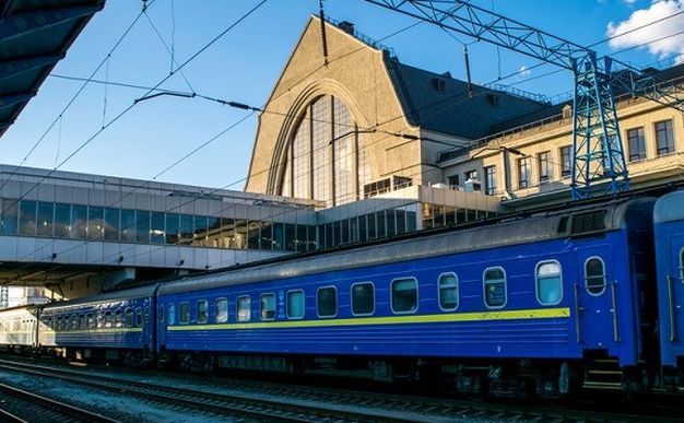Прибуття і відправлення будуть вказані за «літнім» частом. Фото: Укрзалізниця
