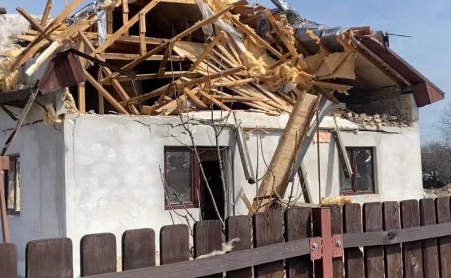 Окупанти гатять по селах. Фото: поліція Київської області