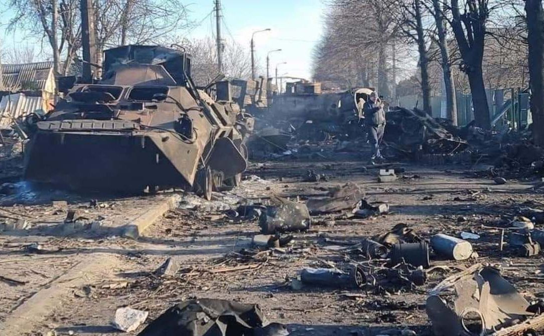 ЗСУ показали, як розбили БМП орків у копиці сіна. Фото: ЗСУ