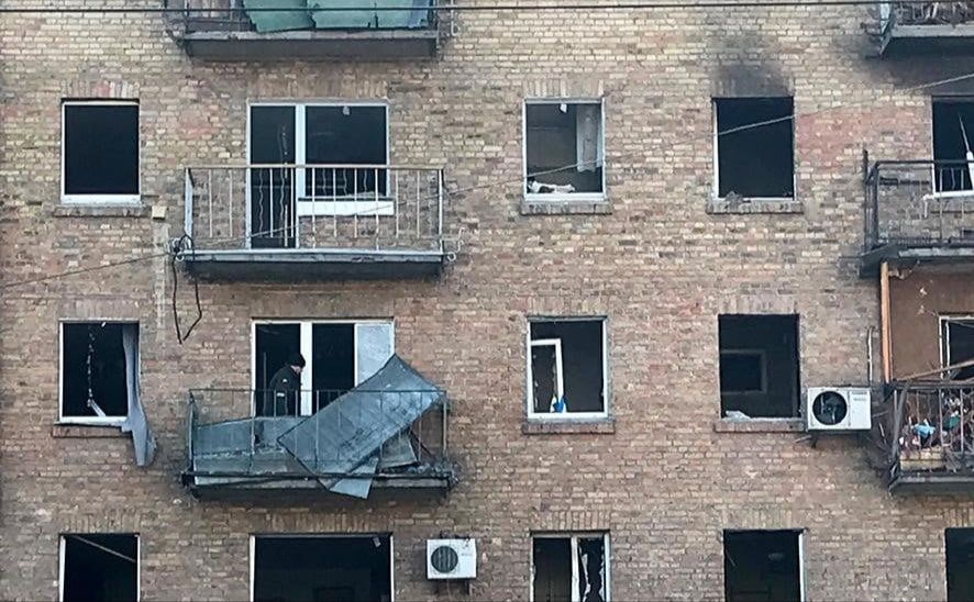 Руйнування на вулиці Кирилівській. Фото Олега Шульги