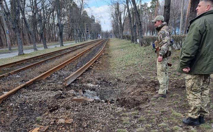 Трамвайна лінія у Пущі зазнала руйнувань. Фото Оболонська РДА