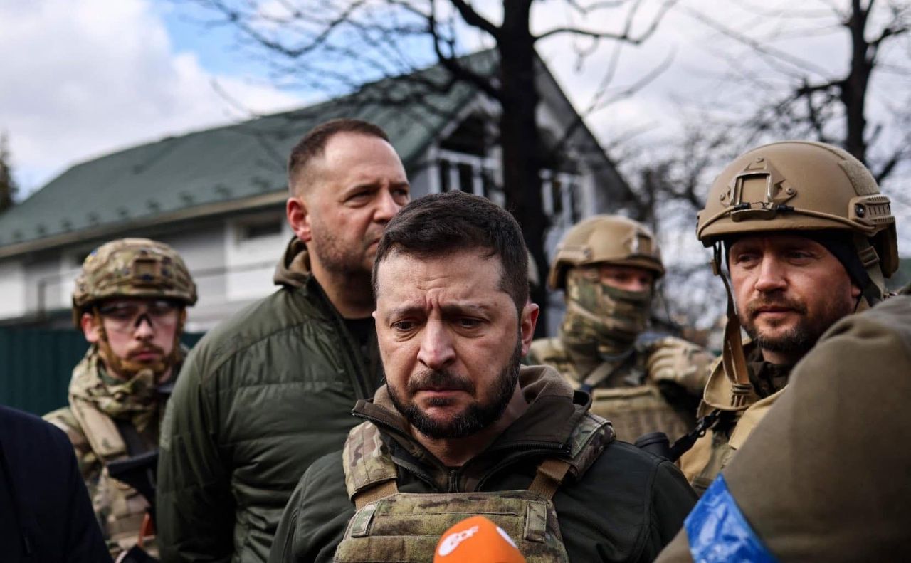 Володимир Зеленський особисто приїхав до Бучі. Фото: AFP
