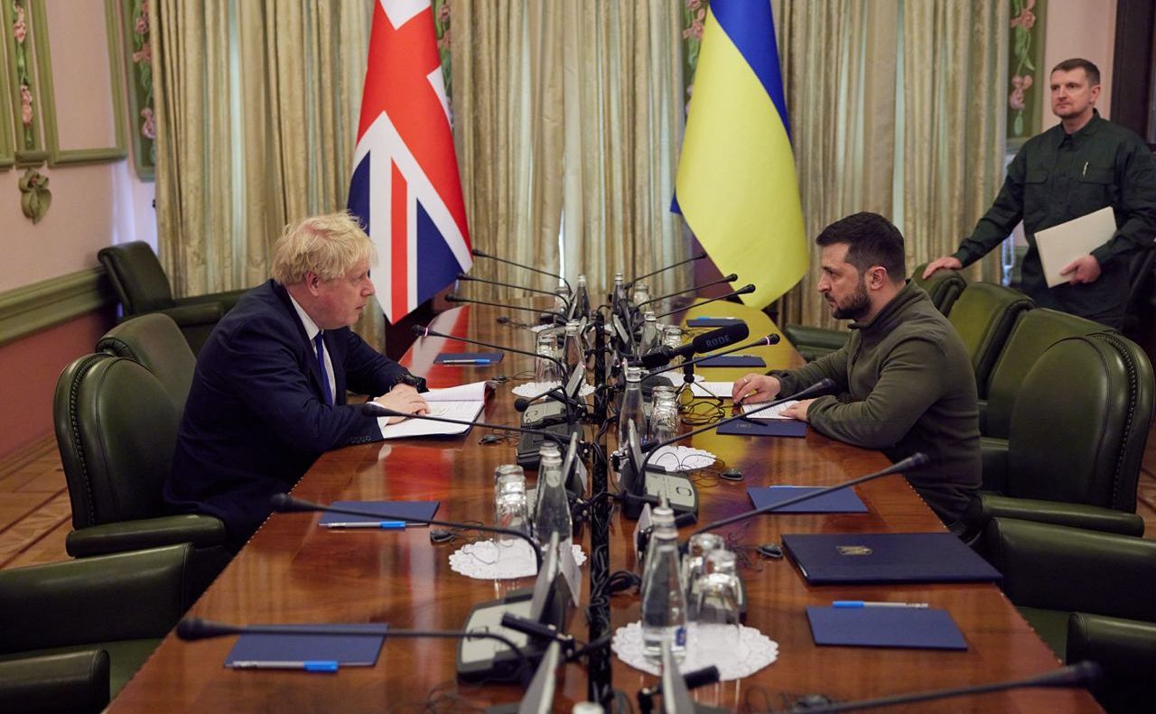 Лідер антивоєнної коаліції Борис Джонсон у Києві. Фото: Офіс Президента