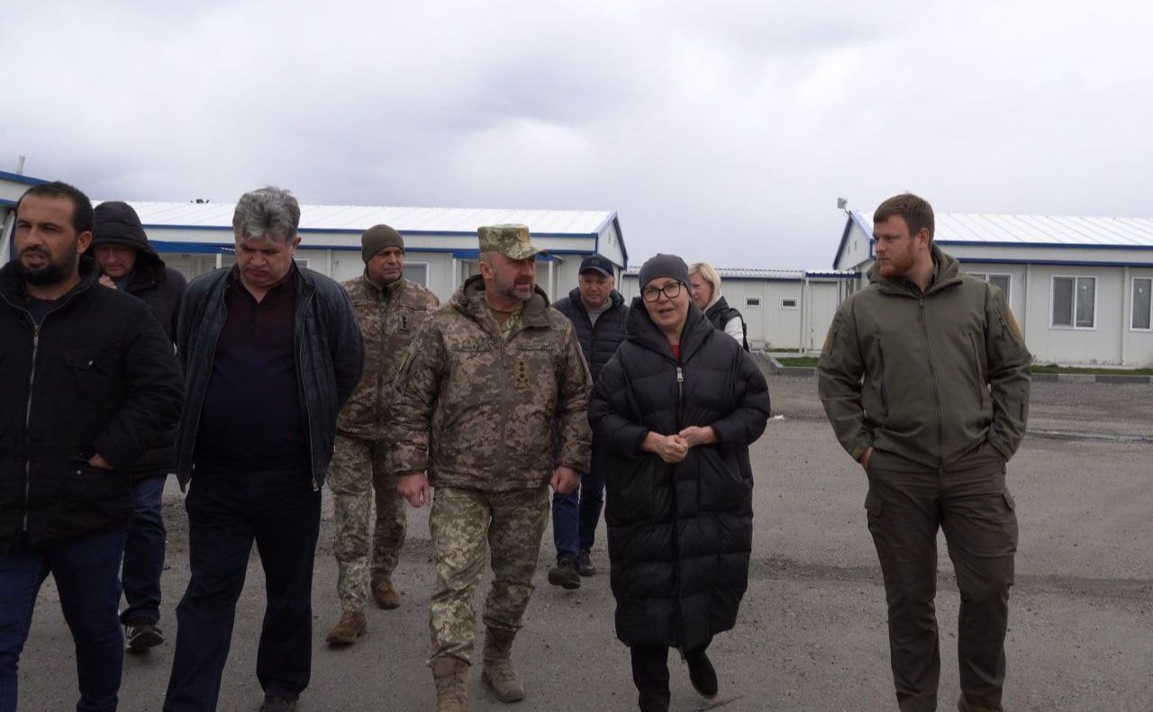 Вимушених переселенців заселили в модульні будиночки. Фото: КОВА