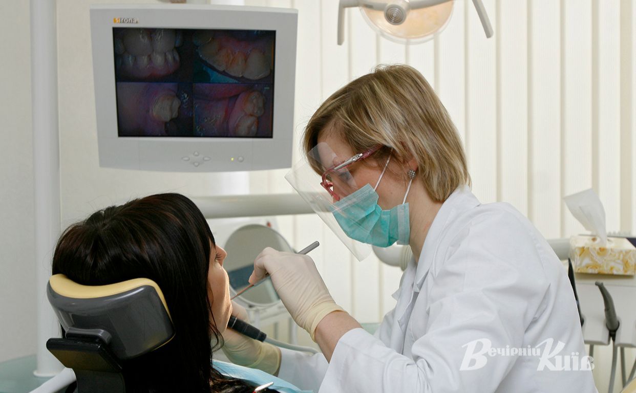 Стоматологічна допомога у Києві відновлює роботу. Фото: «Вечірній Київ»