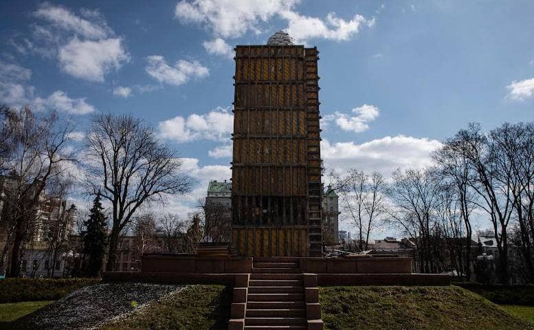 Пам’ятник Тарасу Шевченку надійно укріплений. Фото: Департамент охорони культурної спадщини
