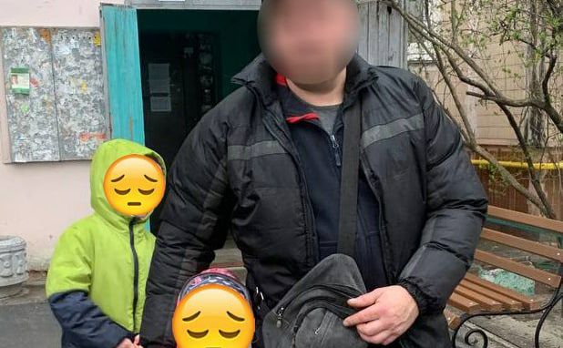 На Троєщині загублених дітей повернули патрульні. Фото: Патрульна поліція Києва