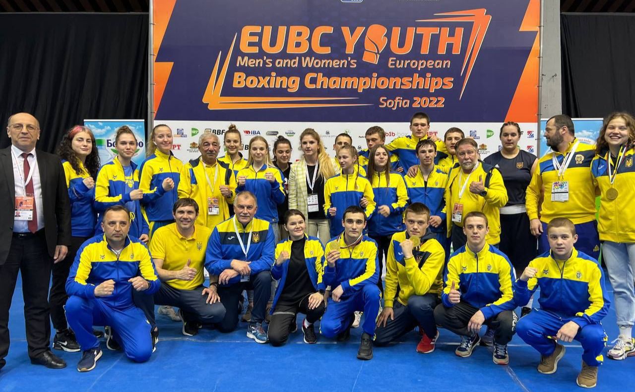 На чемпіонаті Європи з боксу серед молоді збірна України посіла першість. Фото: Офіс президента