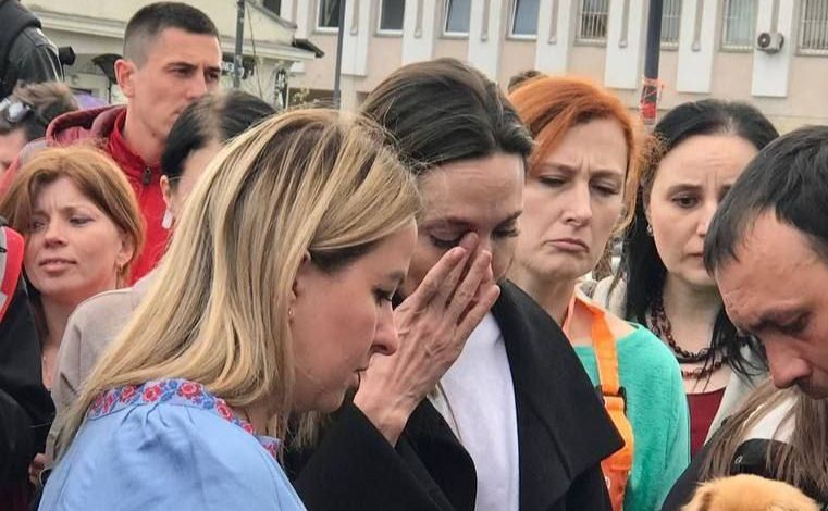 Анджеліна Джолі розчулилася історіями біженців на львівському вокзалі. Фото: УЗ