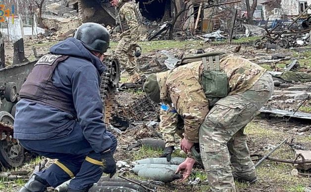 Розміновування територій. Фото: ДСНС