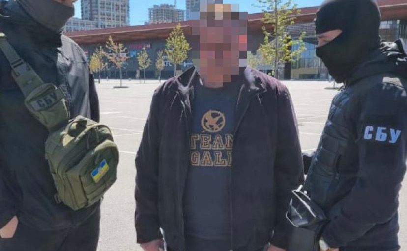 «Адвоката» окупантів затримано. Фото: Київська міська прокуратура
