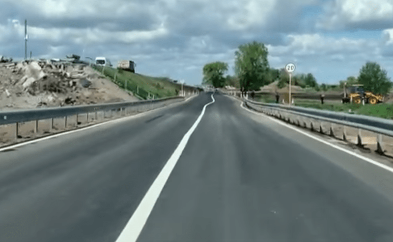 Об’їздна дорога на Київщині біля села Борщів. Фото: фб Олексій Кулеба