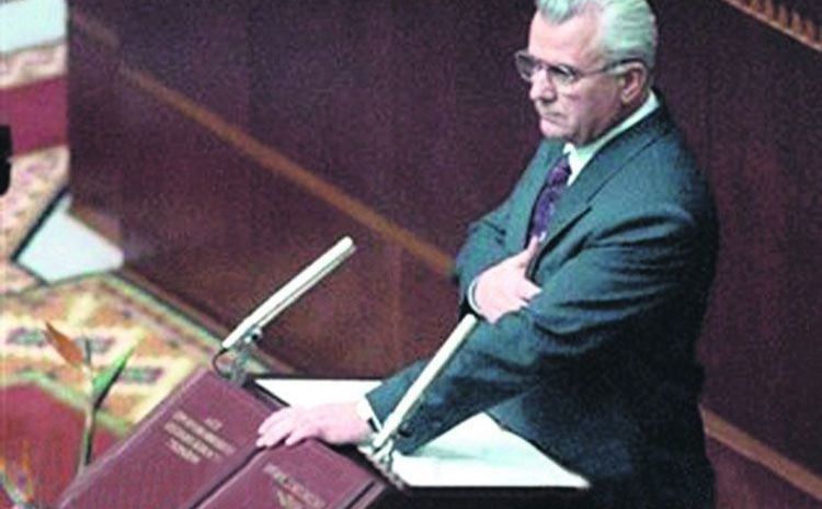 Леонід Кравчук присягає на вірність українському народу 5 грудня 1991 р. Фото: з відкритих джерел