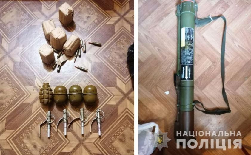 У хмельничанина знайшли цілий арсенал