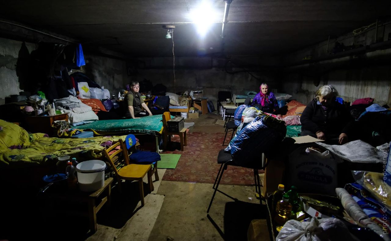 Мешканці села Кутузівка 2 місяці жили у підвалі дитячого садка. Фото: Arsen Fedosenko