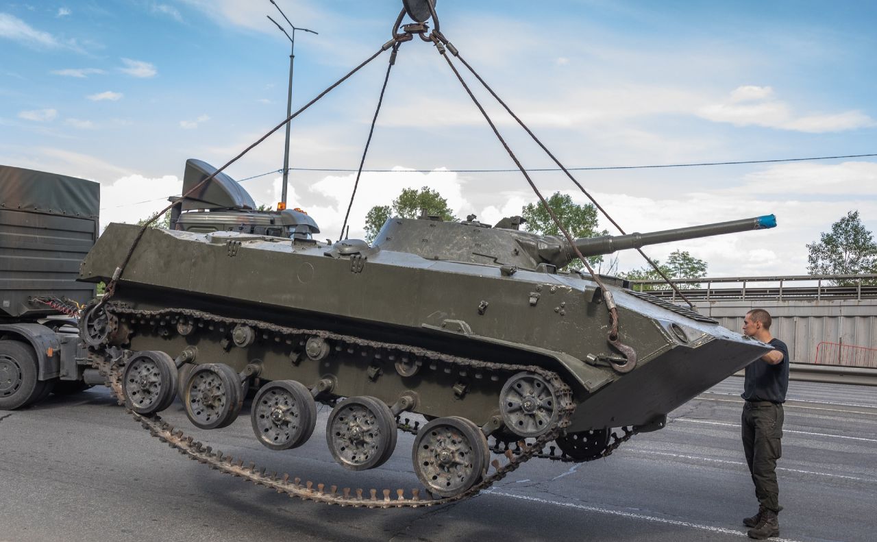 Повернення експонатів. Фото Національного музею історії України у Другій світовій війні.