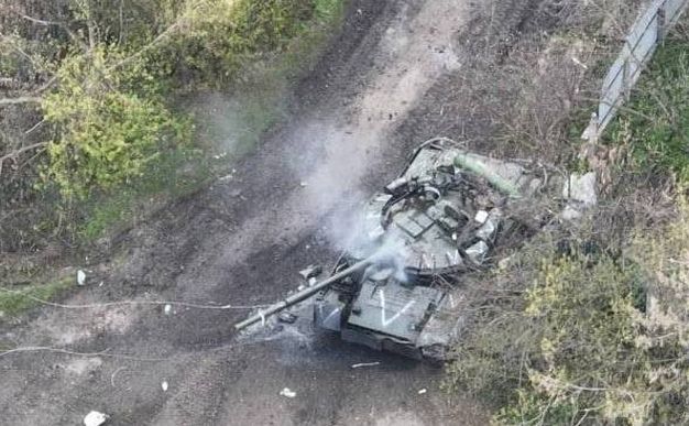 Розбита техніка росіян. Фото з відкритих джерел