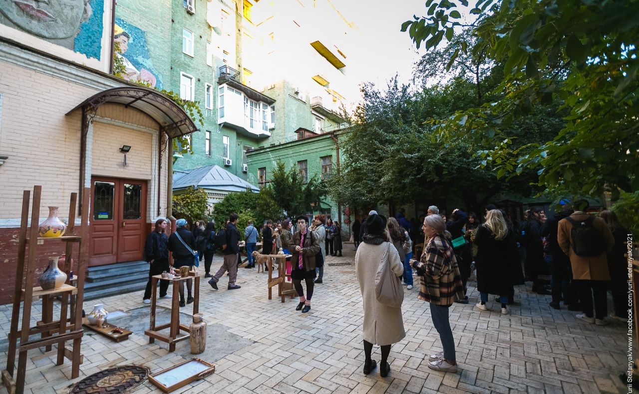На вихідних відкривається затишний дворик музею. Фотограф: Юрій Стефаняк