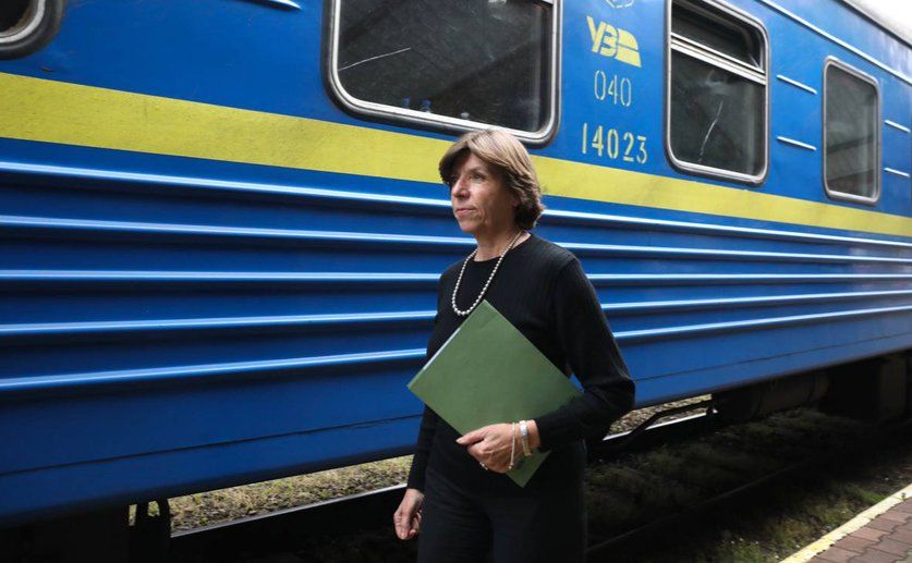 Катрін Колонна на пероні Центрального залізничного вокзалу. Фото: твіттер К.Колонна