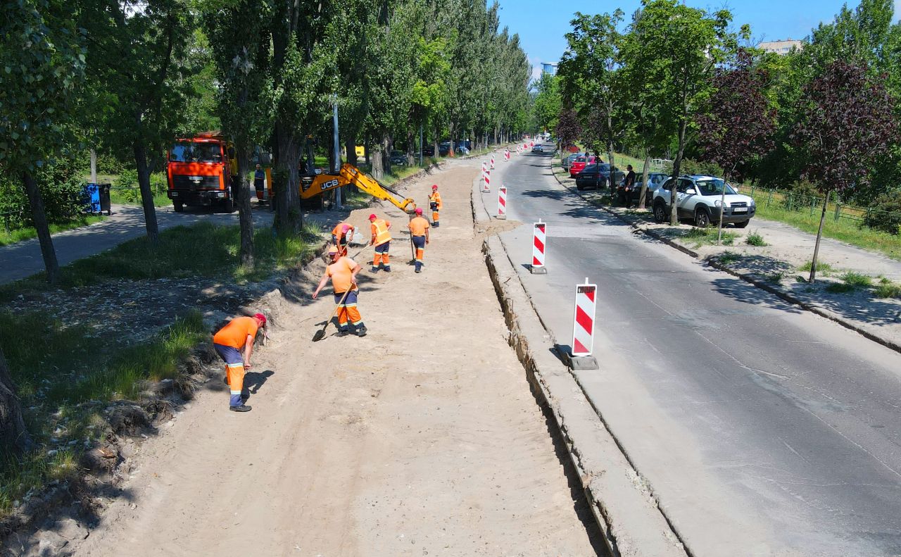 Роботи на вулиці Ентузіастів. Фото КМДА