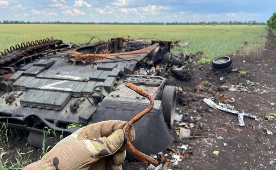 ЗСУ нищать бронетехніку рашистів. Фото: Генштаб ЗСУ