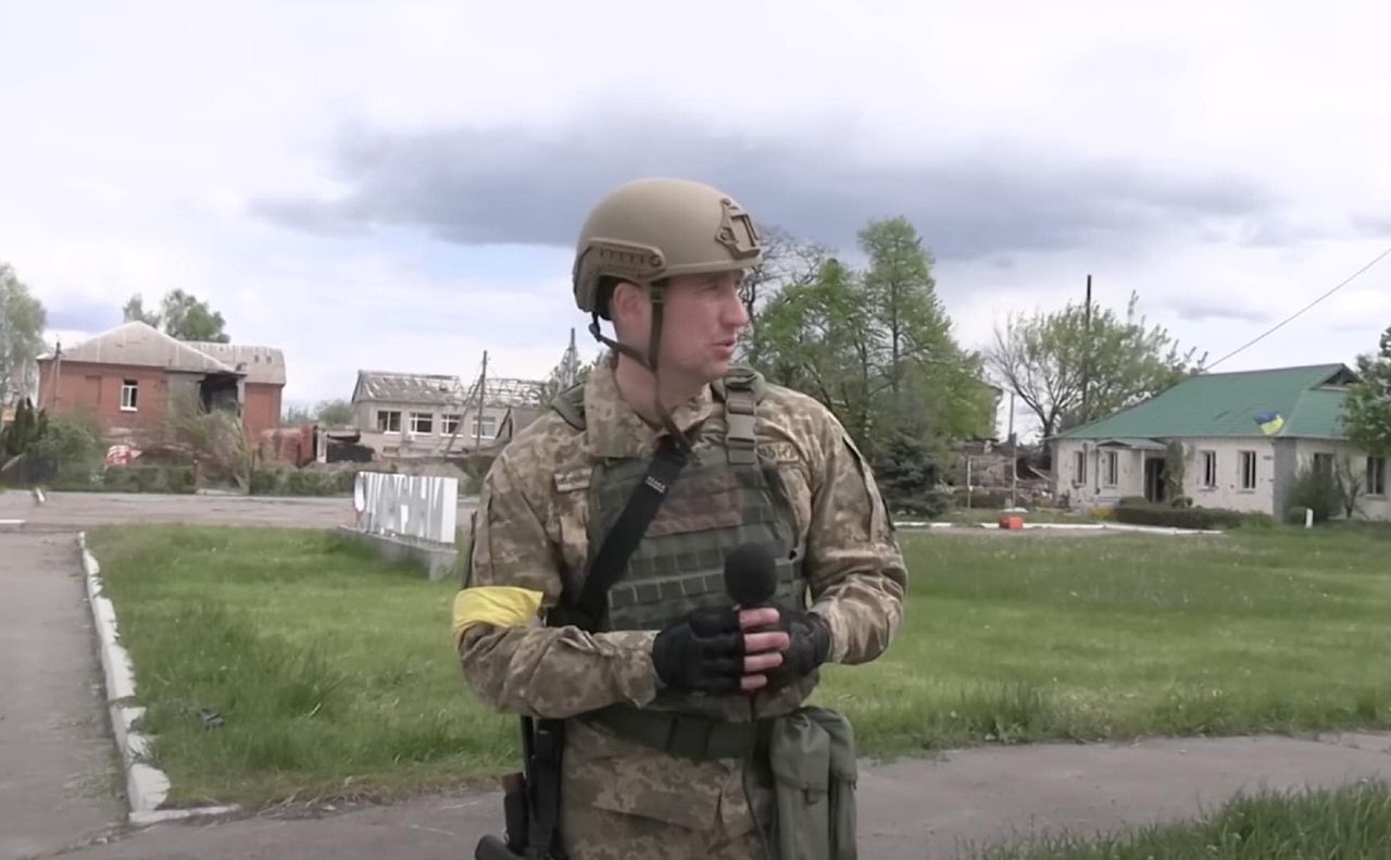 Данило Іщенко був поранений під час зйомок бою. Фото: Військове телебачення України