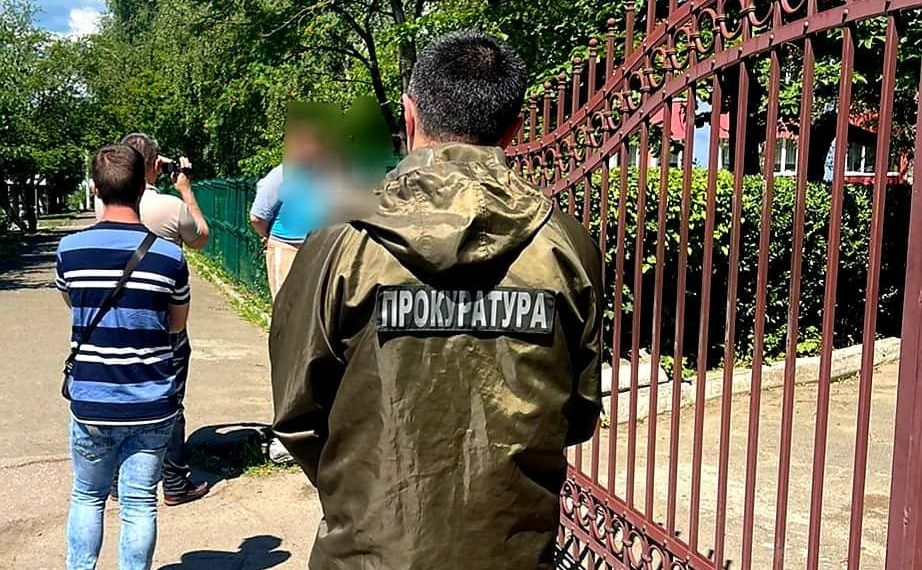 Зрадника спіймали у Чернівцях. Фото: Чернівецька обласна прокуратура