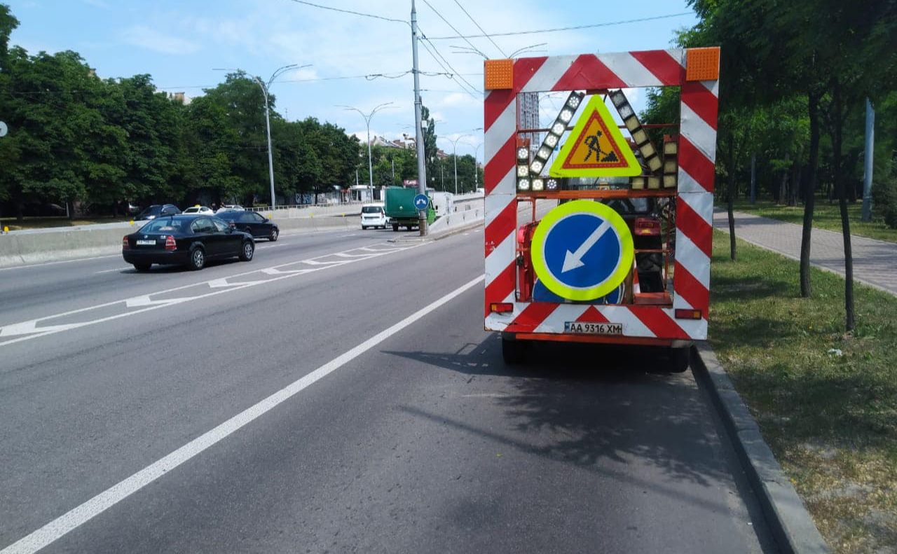 До робіт залучили 23 одиниці техніки гідрослужби. Фото: Київавтодор