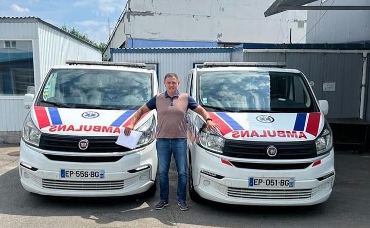 На цих спецавтомобілях рятуватимуть поранених. Фото: Київрада
