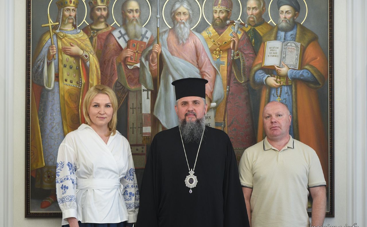 Вікторія Муха, Митрополит Епіфаній та Володимир Моцюк у митрополії. Фото: пресслужба ПЦУ