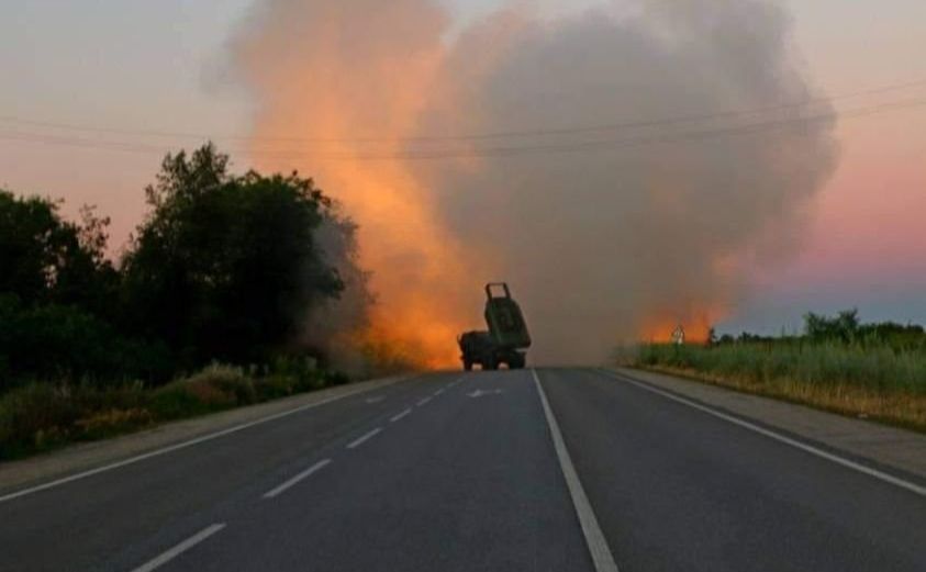 Вогонь на голови ворогів. Фото: Оперативне командування «Південь»