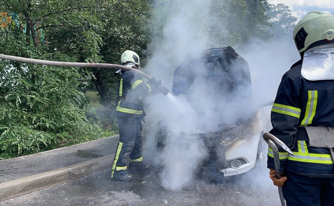 На місці події працювали 11 вогнеборців. Фото: ГУ ДСНС у Києві