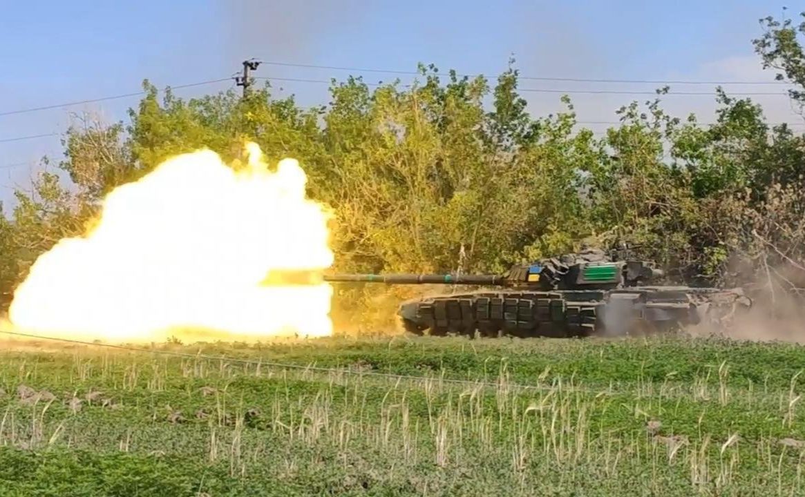 Українські воїни накривають вогнем окупантів. Фото: Генштаб ЗСУ
