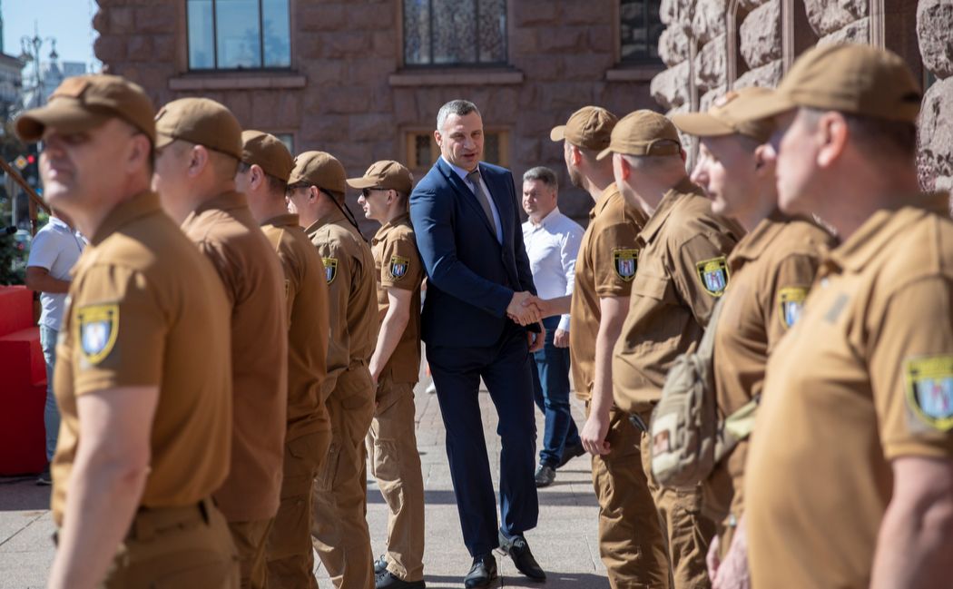Кличко подякував військовим, які стоять на варті спокою столиці. Фото: О.Самсонов