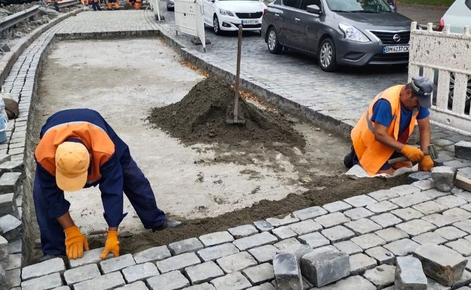 Роботи на Подільському узвозі. Фото: КМДА
